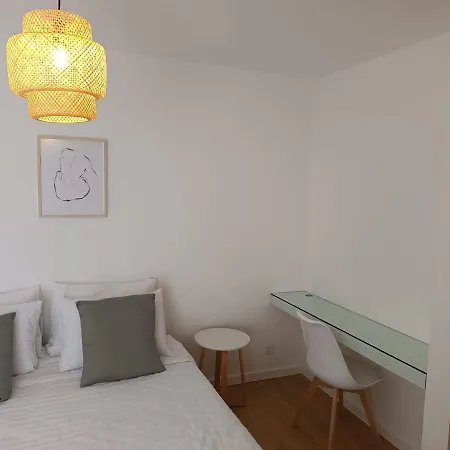 Апартаменты Hospedagem Florescer Porto Alojamento Local Вила-Нова-ди-Гая